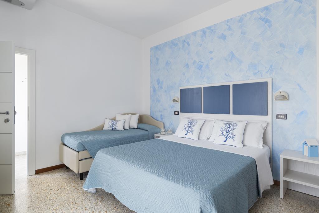 Hotel Capitol Misano Adriatico Ngoại thất bức ảnh